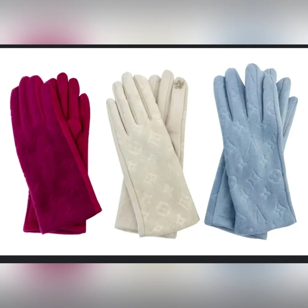 Clover Flower Fashion Design Fleece Luxe Gloves with Touchscreen Tip NIP